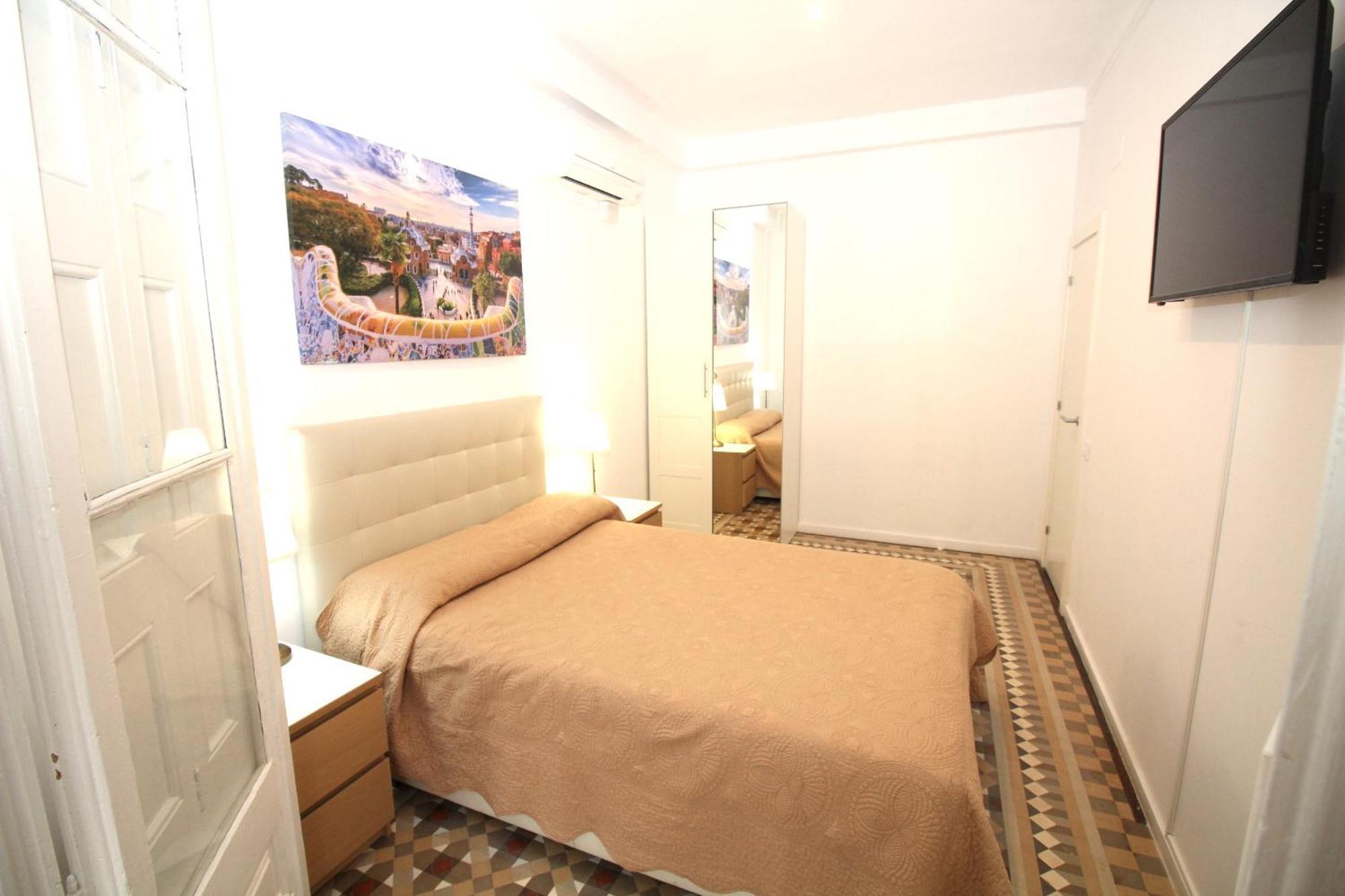 Bed & Breakfast Rooms On Balmes