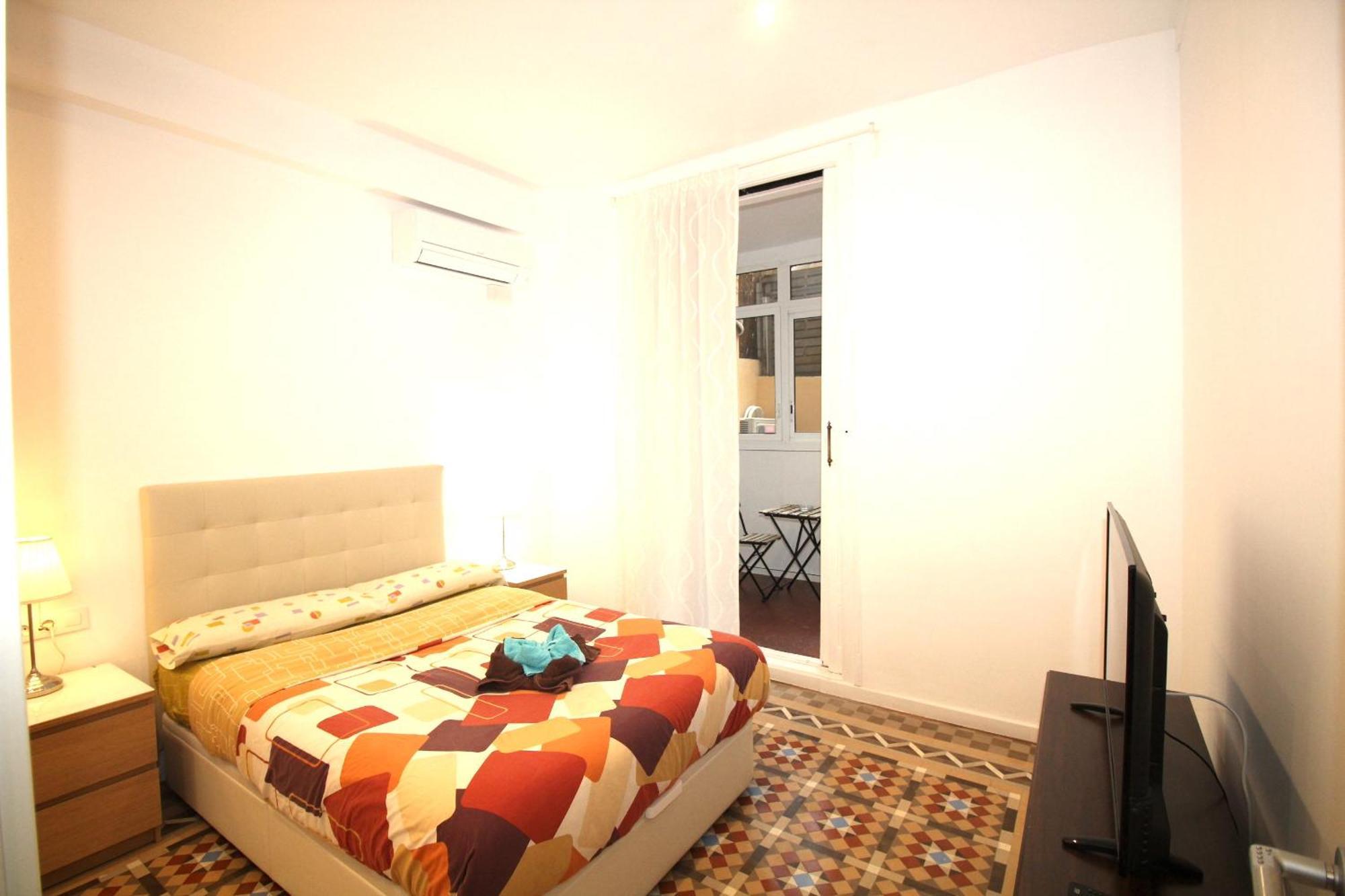 Rooms On Balmes Bed & Breakfast