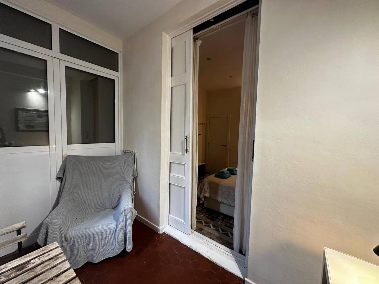 Rooms On Balmes Bed & Breakfast *