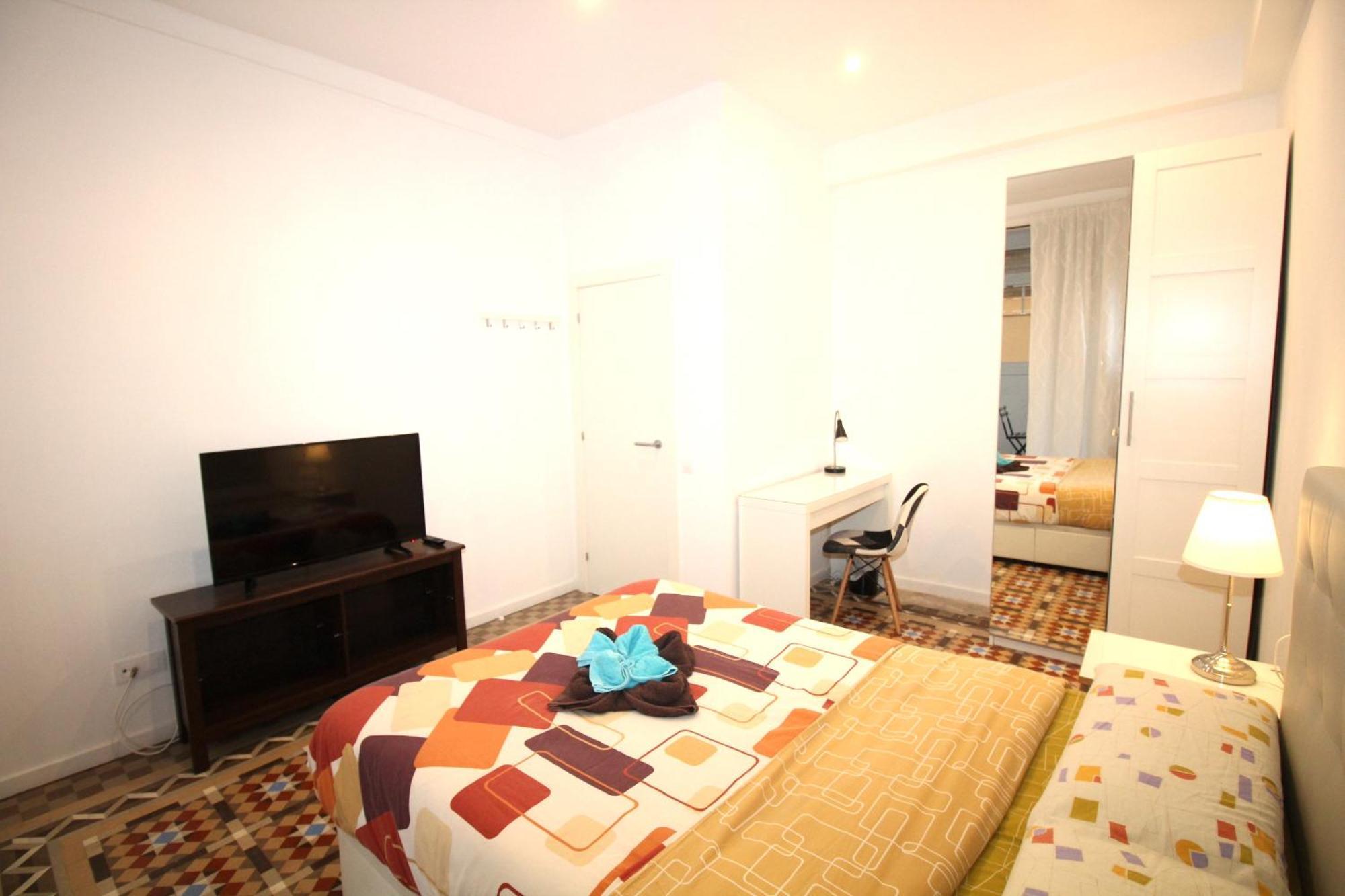 Bed & Breakfast Rooms On Balmes